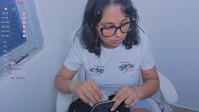 Cuteprincess21 online show from November 18, 11:59 pm