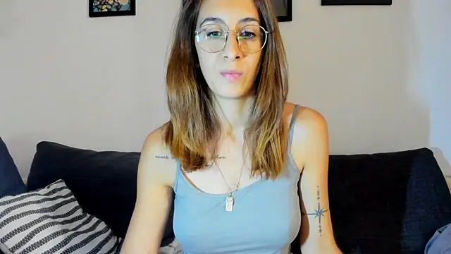 DesireMore90 online show from October 31, 12:01 am