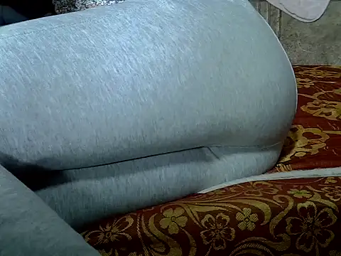 AurelAda online show from April 8, 12:02 am