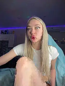 Good  Girl  online show from May 2, 8:12 pm