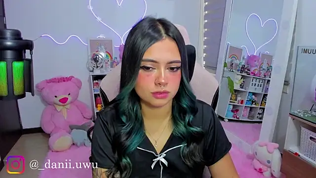 CuteDani  online show from April 15, 3:12 pm