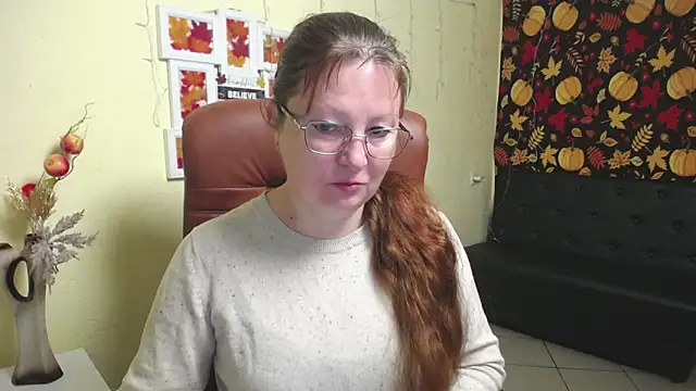 VanessaHotts online show from November 21, 6:15 am