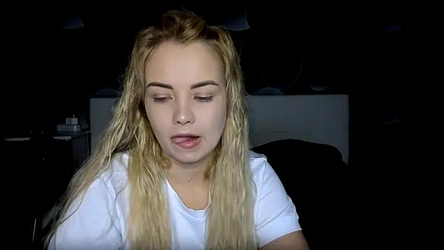 StephanieSweety online show from November 20, 6:58 am