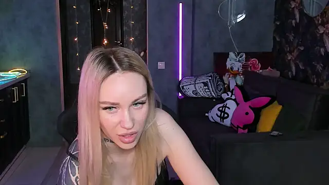 Blckmirrorr online show from April 1, 2:58 pm