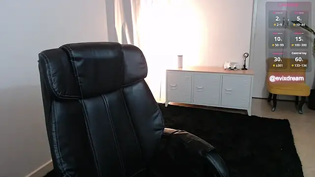 Crystal-dreamt online show from April 8, 11:34 am