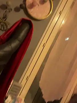 LaPetitechienne1 online show from February 26, 1:26 am