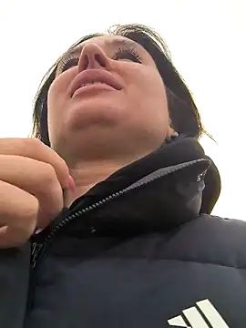 KikiXRed online show from December 4, 1:02 pm