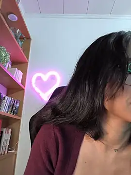 Naughty-Jessie online show from January 18, 10:50 pm