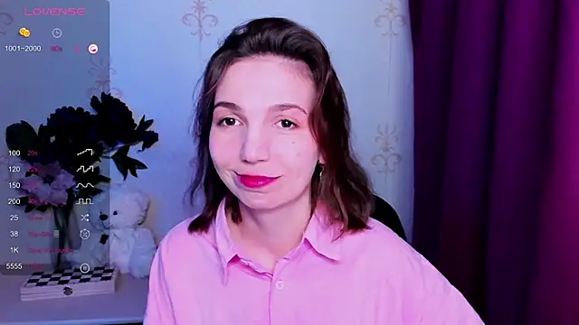 KindHazelHere  online show from April 4, 10:19 pm