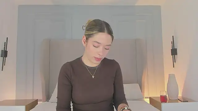 chloe d online show from March 27, 11:55 am