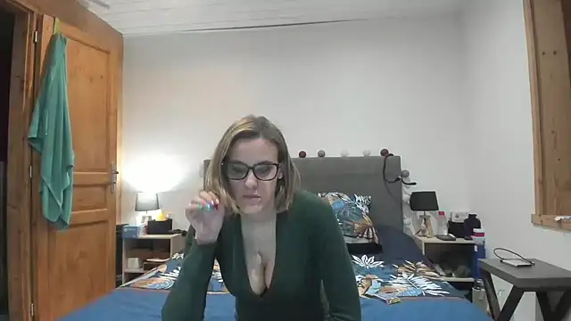 Madame Callie online show from April 21, 7:21 pm