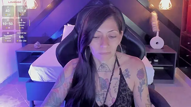 dark gotica online show from April 13, 6:52 pm