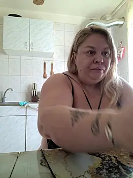 Snapshot of AriannaMilf chatting on October 22, 8:41 am AriannaMilf online show from October 22, 8:41 am