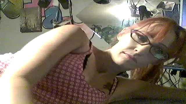 4EyedSluttyGinger online show from April 30, 1:00 am
