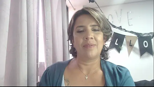 Snapshot of Victoria_meester chatting on October 21, 7:51 pm Victoria meester online show from October 21, 7:51 pm