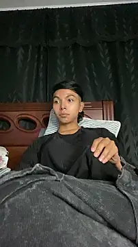 xhenisa  online show from February 5, 4:04 am