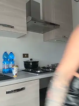 petrouchkaaa  online show from February 12, 9:11 am