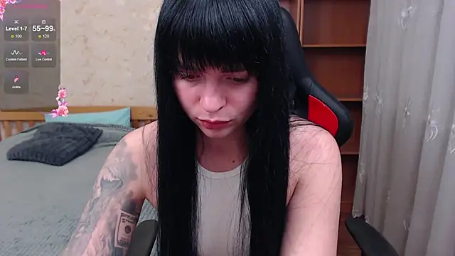 JuicyJess online show from April 14, 7:25 pm