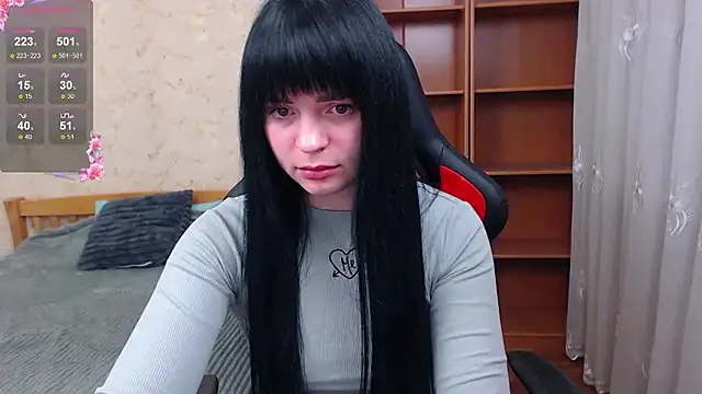 JuicyJess online show from April 11, 7:50 pm