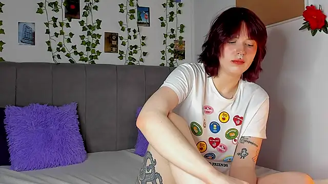 miss Lizzy online show from March 17, 5:44 am