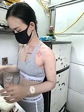 I AM NOT A SLUT online show from March 31, 3:50 am