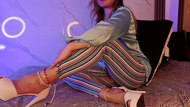 CandyQueenGold online show from April 13, 7:25 pm