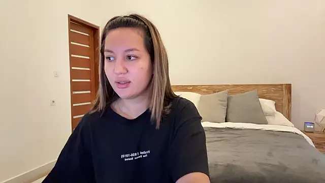 Snapshot of Nelly_Fischer chatting on September 15, 1:03 am Nelly Fischer online show from September 15, 1:03 am