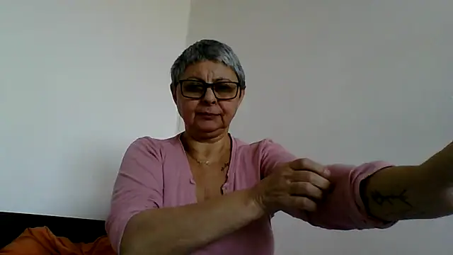 roseblak42 online show from January 10, 1:16 pm