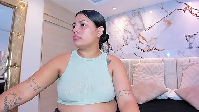 kiana cream online show from January 19, 1:18 pm