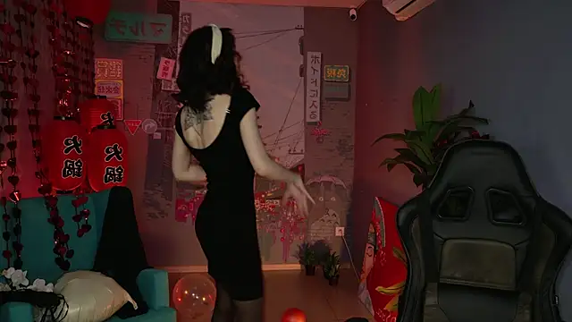 VeliraBraitberg online show from February 14, 1:24 pm