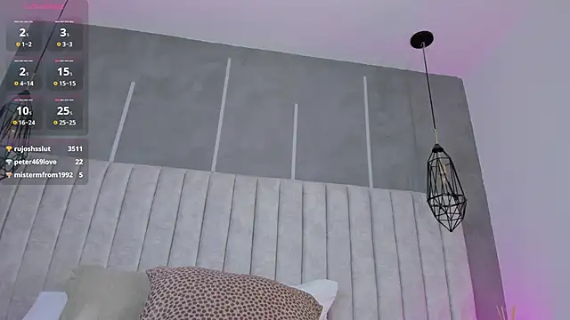 lea gray online show from December 15, 8:14 pm