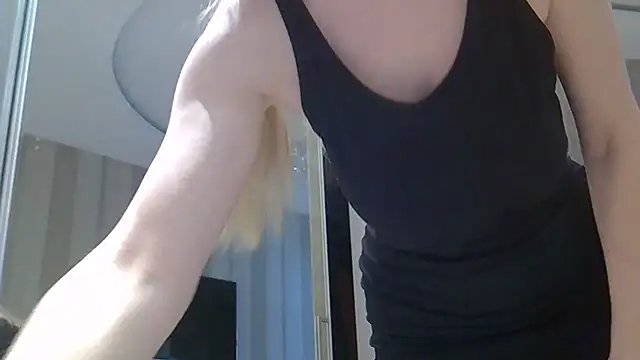 ZarinaSwift online show from April 18, 7:55 am