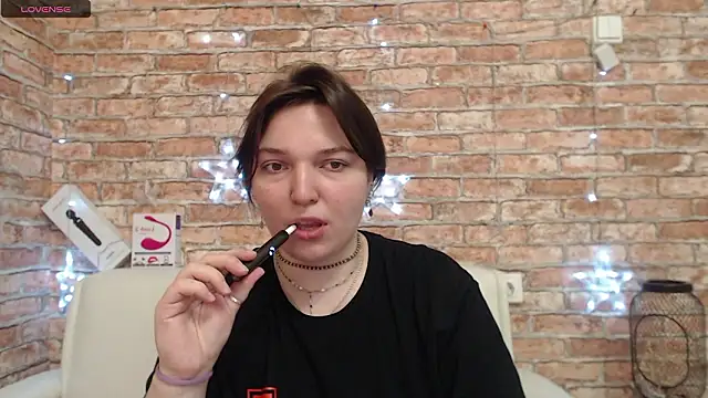 Amelia Kiss  online show from February 2, 1:15 am