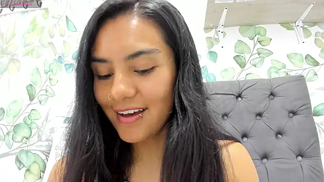 atilanadiaz7 online show from December 13, 7:53 pm