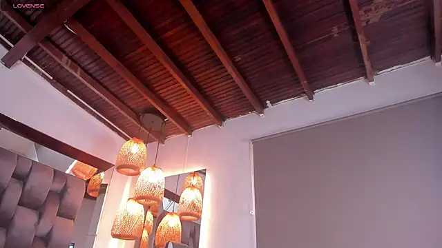 emily-fox online show from April 16, 6:07 pm