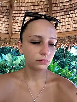 emma4xxx online show from March 20, 9:09 pm