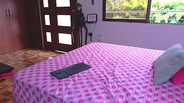 tatiana big ass boobs online show from April 4, 9:02 pm