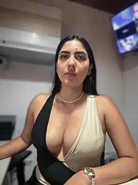 Sofia Collins- online show from November 3, 12:25 am