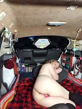 Snapshot of Evalain_shadow chatting on October 30, 2:36 am Evalain shadow online show from October 30, 2:36 am