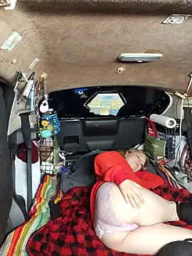 Snapshot of Evalain_shadow chatting on October 15, 2:14 am Evalain shadow online show from October 15, 2:14 am