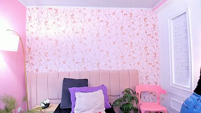 taylor bennet online show from February 25, 12:04 pm