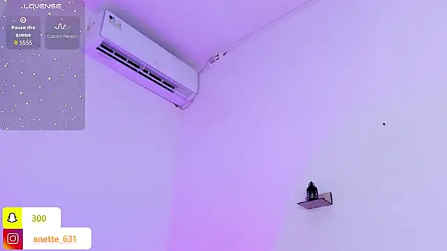 Anette  online show from October 13, 8:00 pm