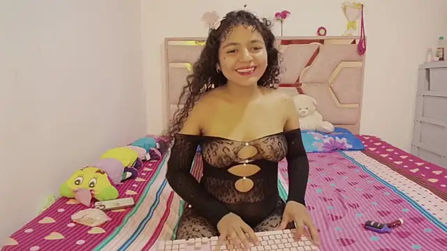 Winnifer Gonzal online show from May 18, 3:27 am