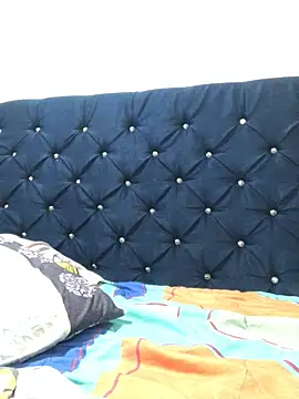 hugexboobs69 online show from May 14, 2:34 pm