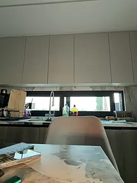 Laurahorney xo online show from October 27, 2:45 pm