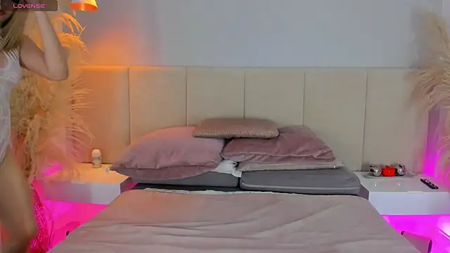 sofia pamela online show from February 19, 7:46 pm