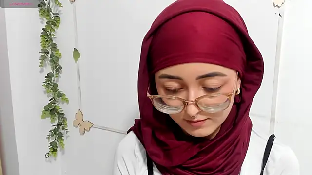 aysel elid online show from April 22, 1:24 am