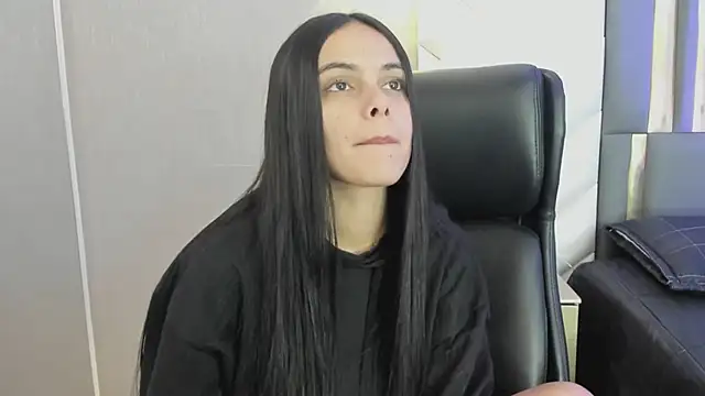 ChloeHarper  online show from April 3, 11:41 am