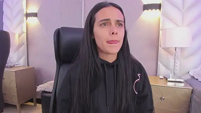 ChloeHarper  online show from December 20, 12:20 pm