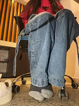 cristel 17 online show from March 20, 1:32 am